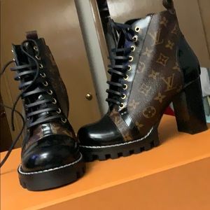 Louis Vuitton star Trail ankle bootie